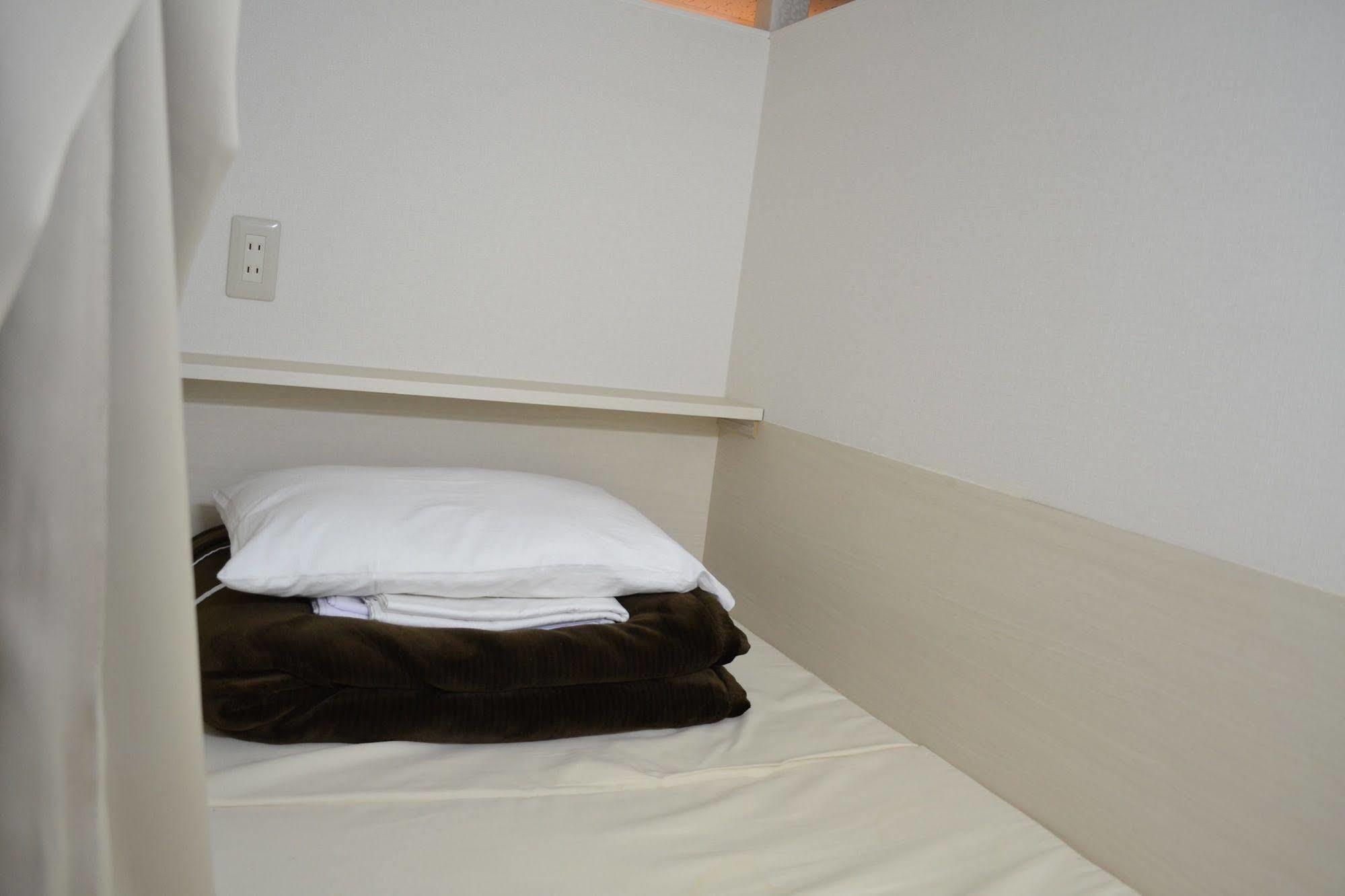 1 Night 1980 Asakusa Simple Capsulehotel *